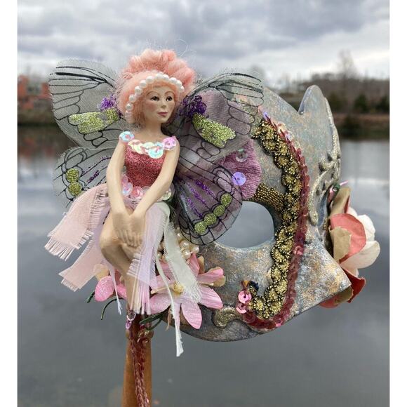 Katherine’s Collection Mask Masquerade Mardi Gras Fairy Gold Sequins Flowers - Picture 3 of 16